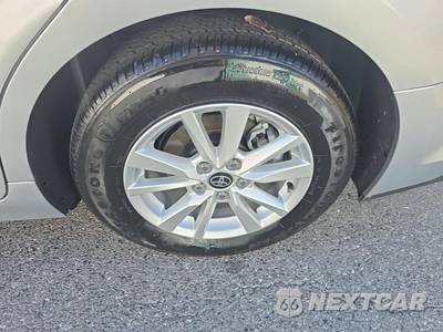 2025 Toyota Camry LE - zdjęcie 11 z 21 - miniatura