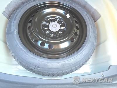 2025 Toyota Camry LE - zdjęcie 7 z 21 - miniatura