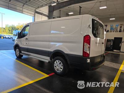 2025 Ford Transit 250 Cargo Van Low Roof 130.0" WB - zdjęcie 6 z 25 - miniatura