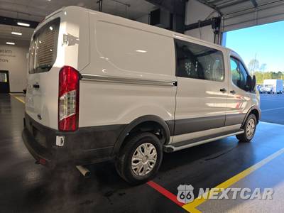2025 Ford Transit 250 Cargo Van Low Roof 130.0" WB - zdjęcie 4 z 23 - miniatura