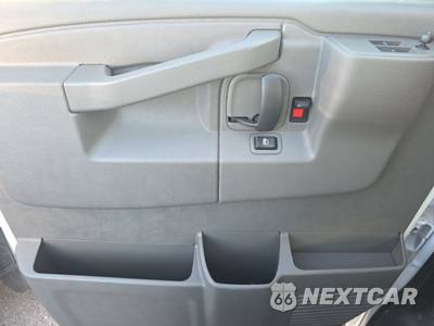 2025 Chevrolet Express 2500 Cargo Van 1WT 135.0" WB - zdjęcie 9 z 29 - miniatura