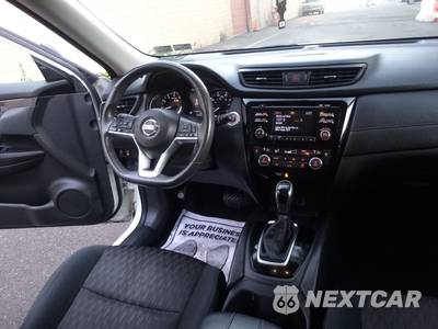 2017 Nissan Rogue SV - zdjęcie 33 z 67 - miniatura