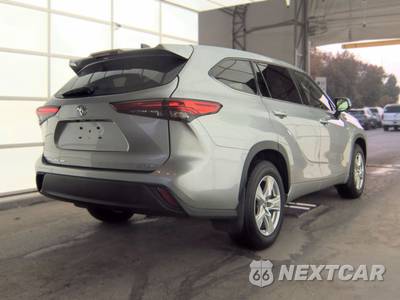 2022 Toyota Highlander LE - zdjęcie 5 z 34 - miniatura