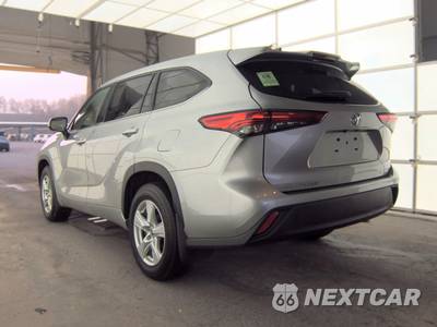 2022 Toyota Highlander LE - zdjęcie 8 z 34 - miniatura