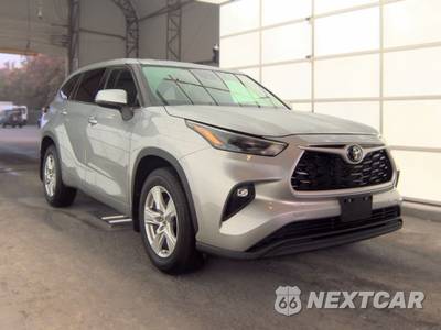 2022 Toyota Highlander LE - zdjęcie 4 z 34 - miniatura
