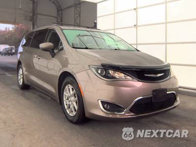 2017 Chrysler Pacifica Touring Plus 121.6" WB - zdjęcie 4 z 44 - miniatura