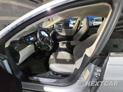 2015 Tesla Model S 85 - zdjęcie 4 z 9 - miniatura