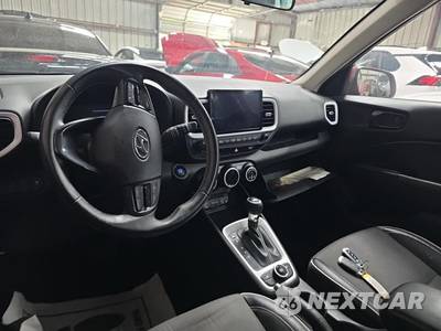 2023 Hyundai Venue Limited - zdjęcie 8 z 18 - miniatura