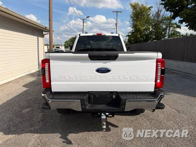 2024 Ford Super Duty F-250 XLT Crew Cab Long Bed - zdjęcie 9 z 36 - miniatura