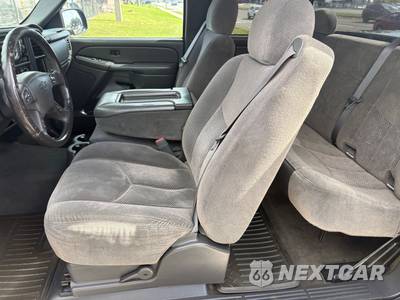 2007 Chevrolet Silverado 1500 Classic LT Extended Cab Medium Bed 1LT w/Rear Doors - zdjęcie 14 z 31 - miniatura