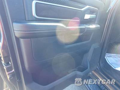 2026 Ram 2500 Big Horn Crew Cab Medium Bed - zdjęcie 9 z 19 - miniatura