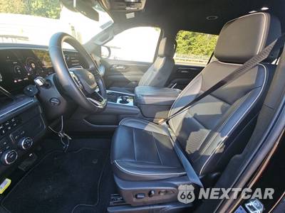 2025 Chevrolet Suburban Premier 1LZ - zdjęcie 7 z 21 - miniatura