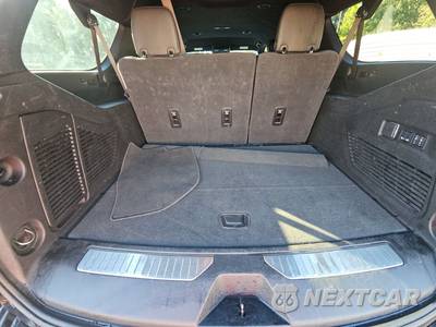 2025 Chevrolet Suburban Premier 1LZ - zdjęcie 17 z 21 - miniatura