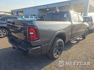 2025 Ram 1500 Big Horn Crew Cab Medium Bed - zdjęcie 4 z 45 - miniatura