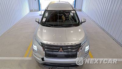 2022 Mitsubishi Outlander ES - zdjęcie 2 z 27 - miniatura