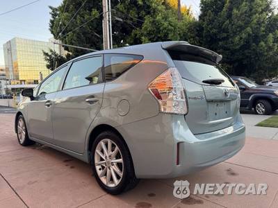 2014 Toyota Prius v Five - zdjęcie 5 z 13 - miniatura
