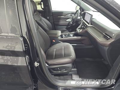 2025 Ford Explorer Platinum - zdjęcie 8 z 18 - miniatura