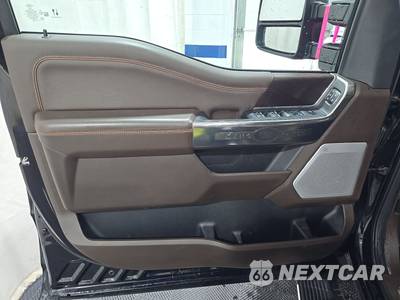 2026 Ford Super Duty F-250 King Ranch Crew Cab Medium Bed - zdjęcie 9 z 17 - miniatura