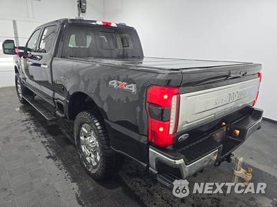 2026 Ford Super Duty F-250 King Ranch Crew Cab Medium Bed - zdjęcie 6 z 17 - miniatura