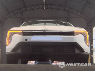 2025 Kia K4 EX - zdjęcie 3 z 46 - miniatura