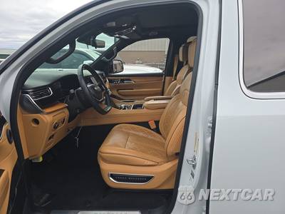 2023 Jeep Grand Wagoneer L Series III - zdjęcie 7 z 31 - miniatura