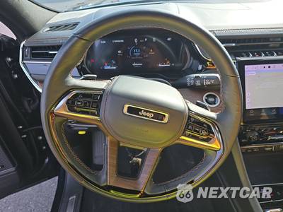 2023 Jeep Grand Cherokee L Summit - zdjęcie 10 z 21 - miniatura