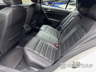 2017 Volkswagen Golf R Hatchback w/DCC & Navigation - zdjęcie 15 z 24 - miniatura