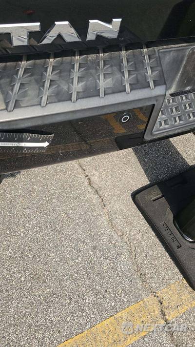 2017 Nissan TITAN Platinum Reserve Crew Cab Short Bed - zdjęcie 34 z 48 - miniatura
