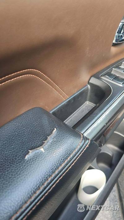 2017 Nissan TITAN Platinum Reserve Crew Cab Short Bed - zdjęcie 37 z 48 - miniatura