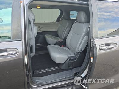 2023 Toyota Sienna XLE 8-Passenger 120.5" WB - zdjęcie 13 z 32 - miniatura