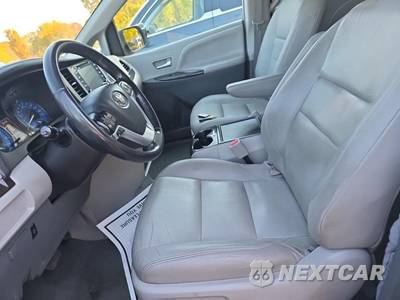 2019 Toyota Sienna XLE 8-Passenger 119.3" WB - zdjęcie 13 z 24 - miniatura