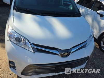 2019 Toyota Sienna XLE 8-Passenger 119.3" WB - zdjęcie 2 z 24 - miniatura