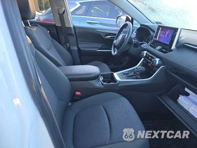 2024 Toyota RAV4 Hybrid XLE - zdjęcie 5 z 18 - miniatura