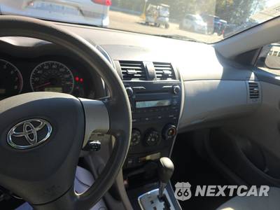 2010 Toyota Corolla LE - zdjęcie 11 z 54 - miniatura