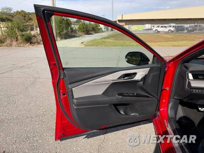 2025 Toyota Camry SE - zdjęcie 12 z 51 - miniatura