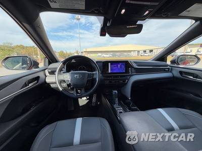 2025 Toyota Camry SE - zdjęcie 14 z 51 - miniatura