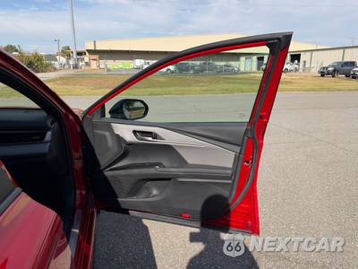 2025 Toyota Camry SE - zdjęcie 20 z 51 - miniatura