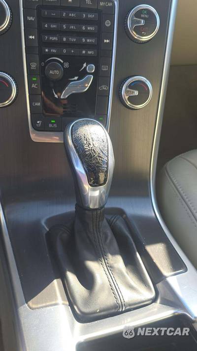 2015 Volvo XC60 T6 - zdjęcie 27 z 42 - miniatura