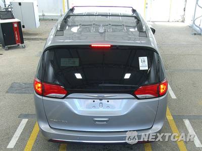 2018 Chrysler Pacifica Touring L 121.6" WB - zdjęcie 5 z 19 - miniatura