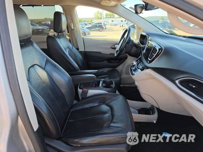 2018 Chrysler Pacifica Touring L 121.6" WB - zdjęcie 8 z 19 - miniatura