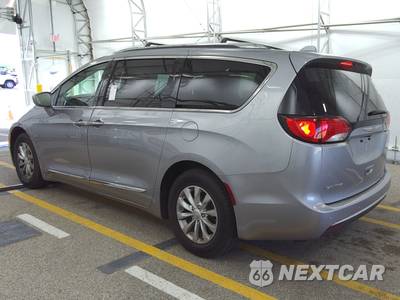 2018 Chrysler Pacifica Touring L 121.6" WB - zdjęcie 6 z 19 - miniatura