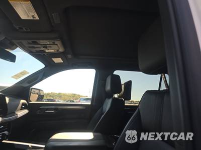 2025 Chevrolet Suburban RST 1SP - zdjęcie 18 z 27 - miniatura