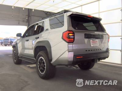 2026 Toyota 4Runner TRD Off Road - zdjęcie 6 z 19 - miniatura