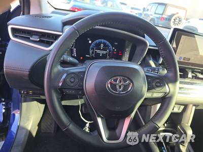 2025 Toyota Corolla Cross XLE - zdjęcie 10 z 32 - miniatura