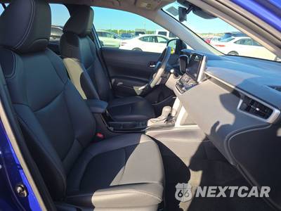 2025 Toyota Corolla Cross XLE - zdjęcie 8 z 32 - miniatura