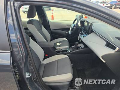 2025 Toyota Corolla LE Sedan - zdjęcie 8 z 23 - miniatura