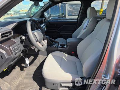 2026 Toyota 4Runner SR5 - zdjęcie 7 z 20 - miniatura