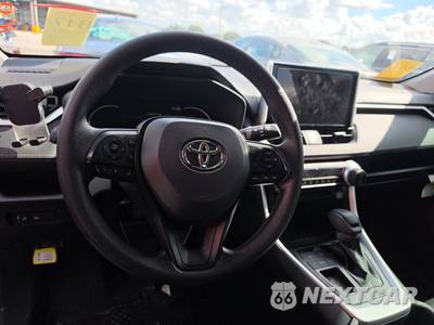 2025 Toyota RAV4 LE - zdjęcie 10 z 30 - miniatura