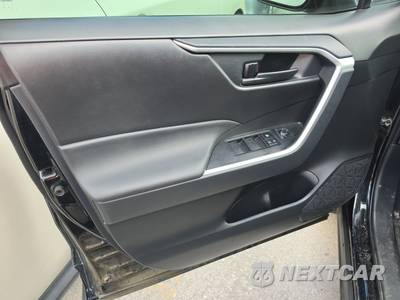 2025 Toyota RAV4 LE - zdjęcie 9 z 30 - miniatura