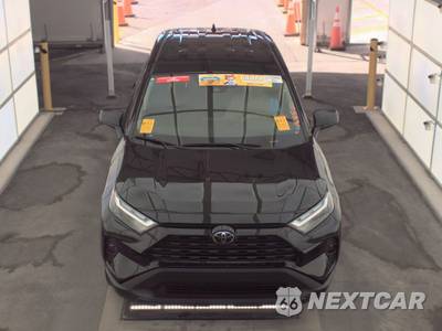 2025 Toyota RAV4 LE - zdjęcie 2 z 30 - miniatura